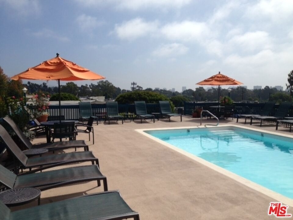 11730 W Sunset Boulevard - Photo 0