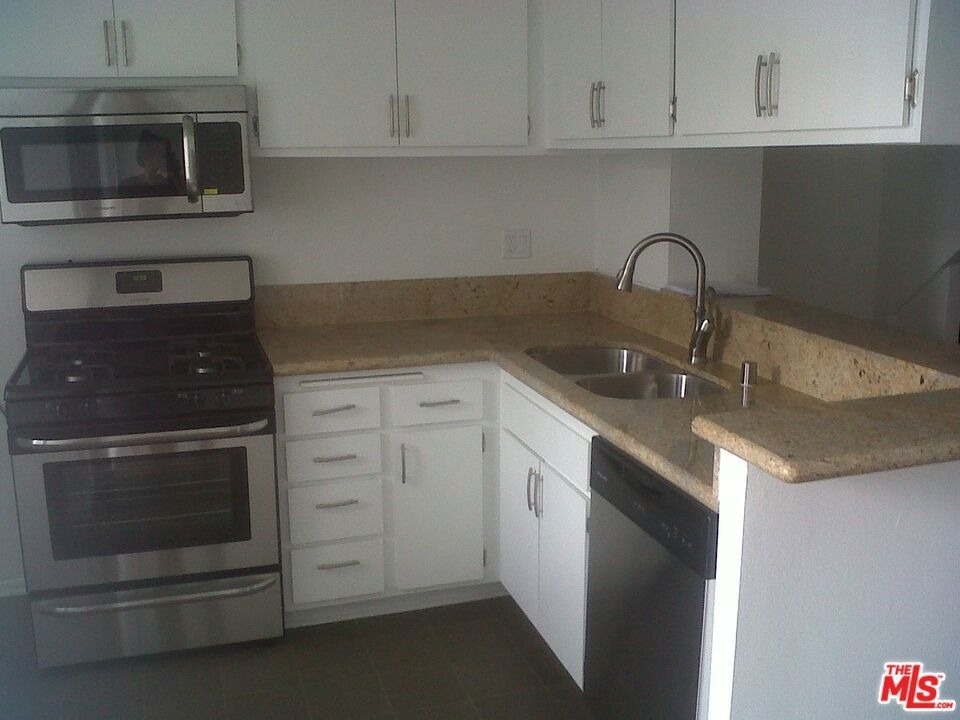 11730 W Sunset Boulevard - Photo 8