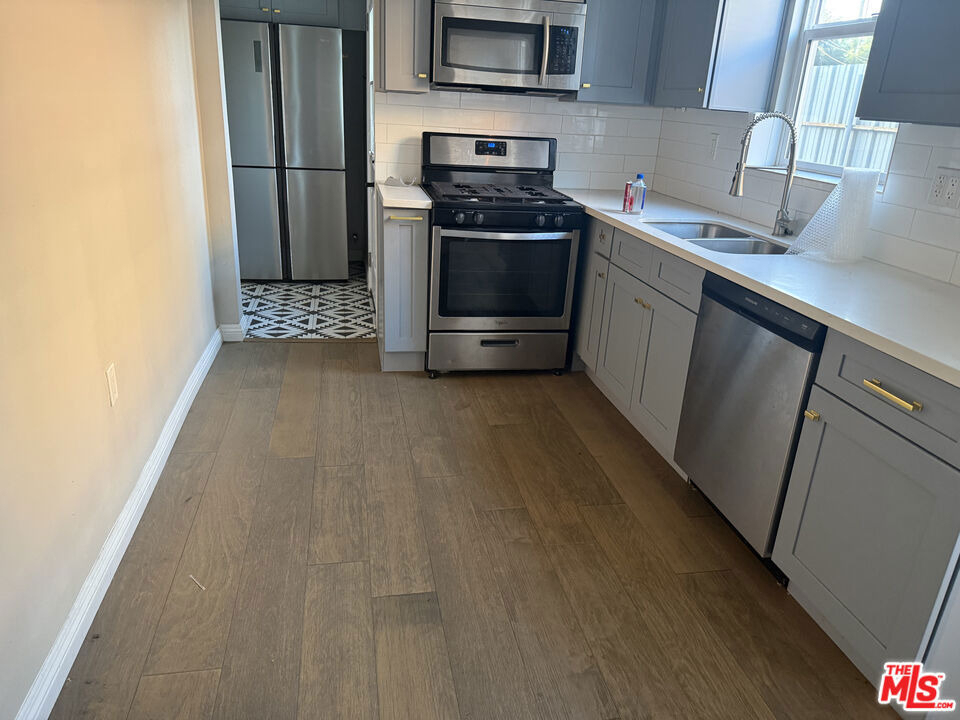 1703 1/2 S Burlington Avenue - Photo 14