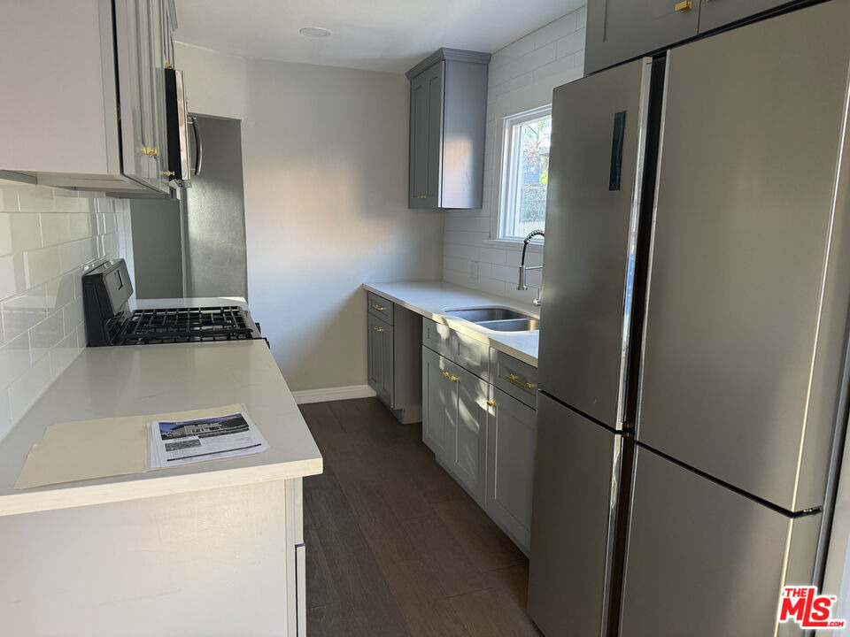 1703 1/2 S Burlington Avenue - Photo 13