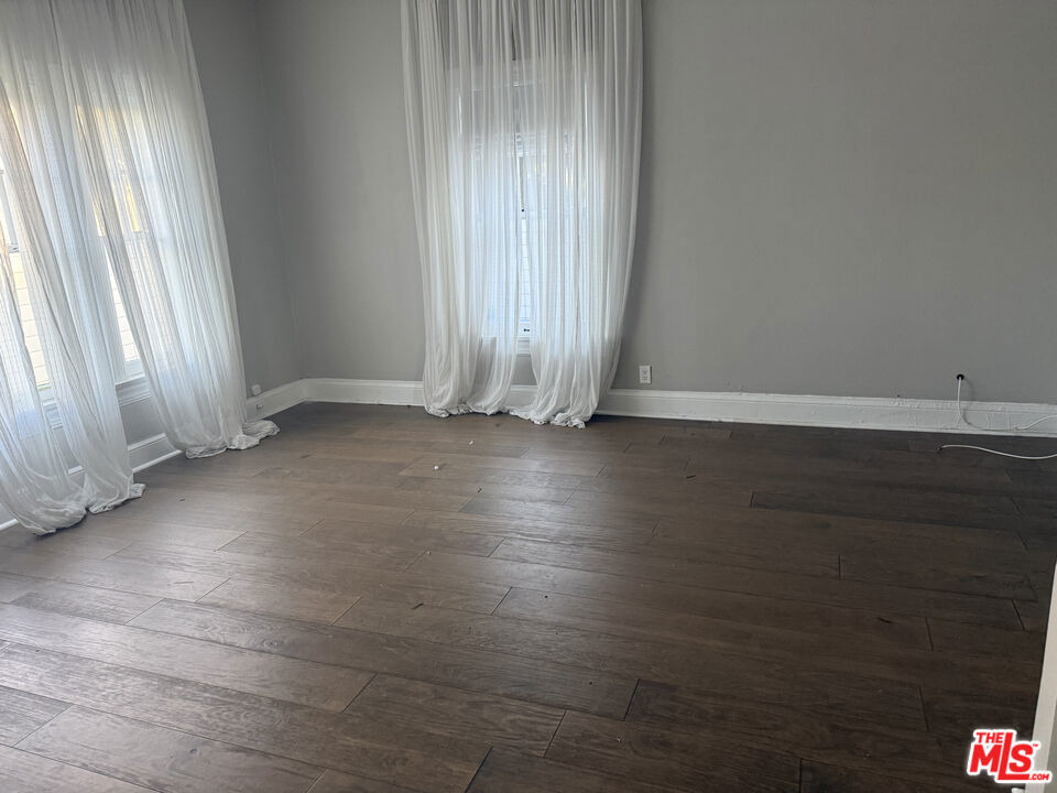 1703 1/2 S Burlington Avenue - Photo 8