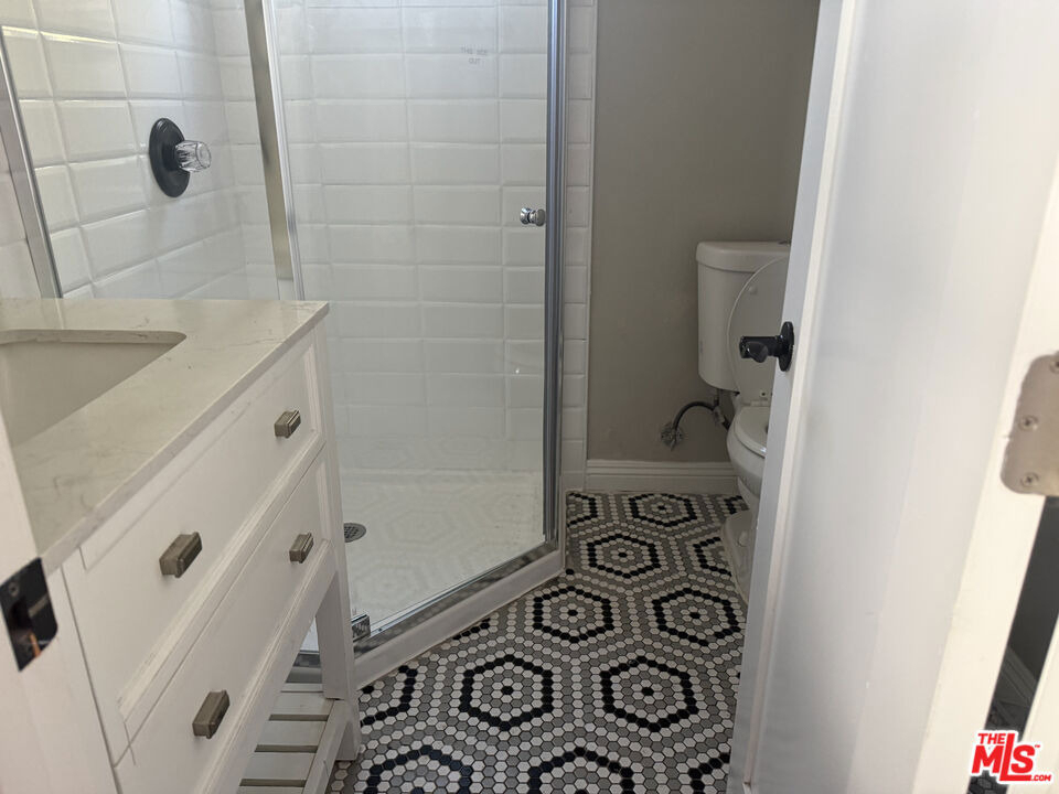 1703 1/2 S Burlington Avenue - Photo 17