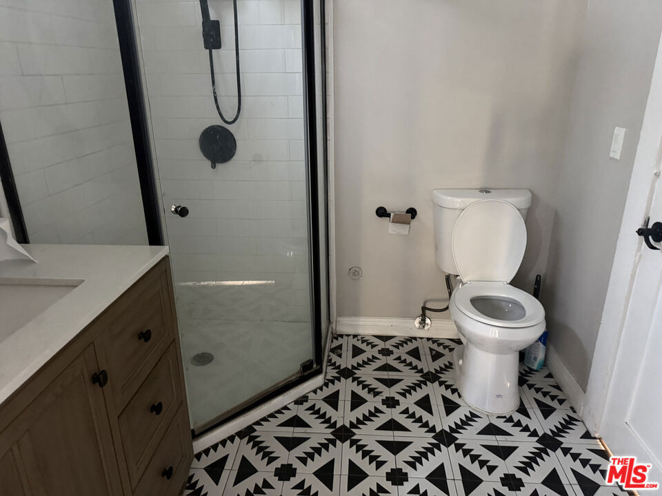 1703 1/2 S Burlington Avenue - Photo 21