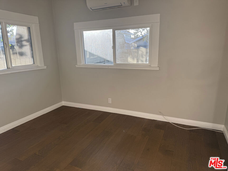 1703 1/2 S Burlington Avenue - Photo 7