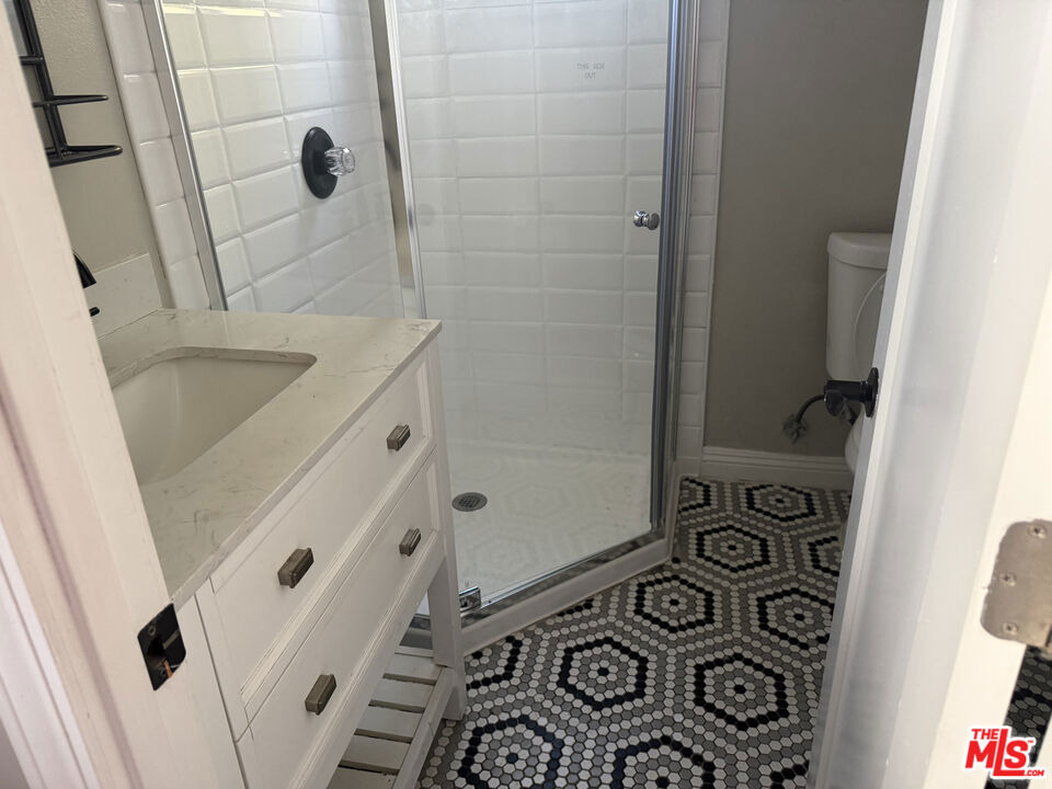 1705 1/2 S Burlington Avenue - Photo 18