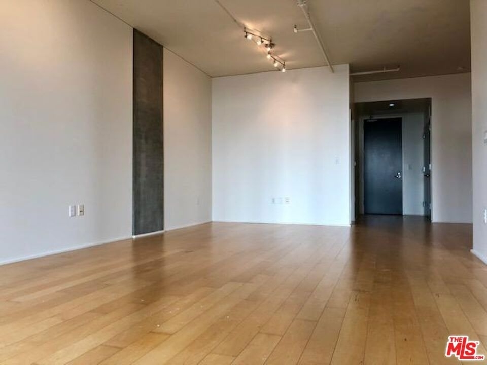 1100 S Hope Street - Photo 11