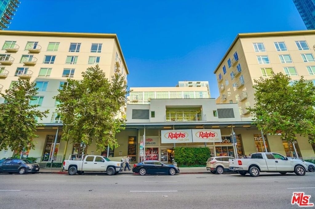 1100 S Hope Street - Photo 46