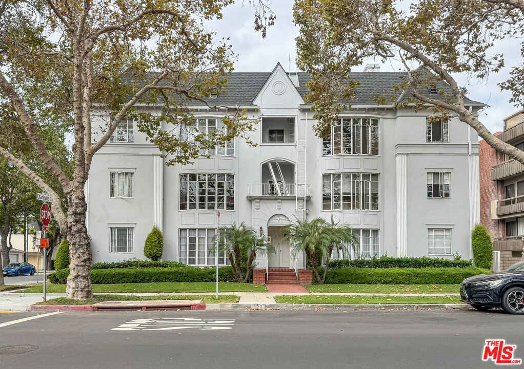 153 S Linden Drive - Photo 1