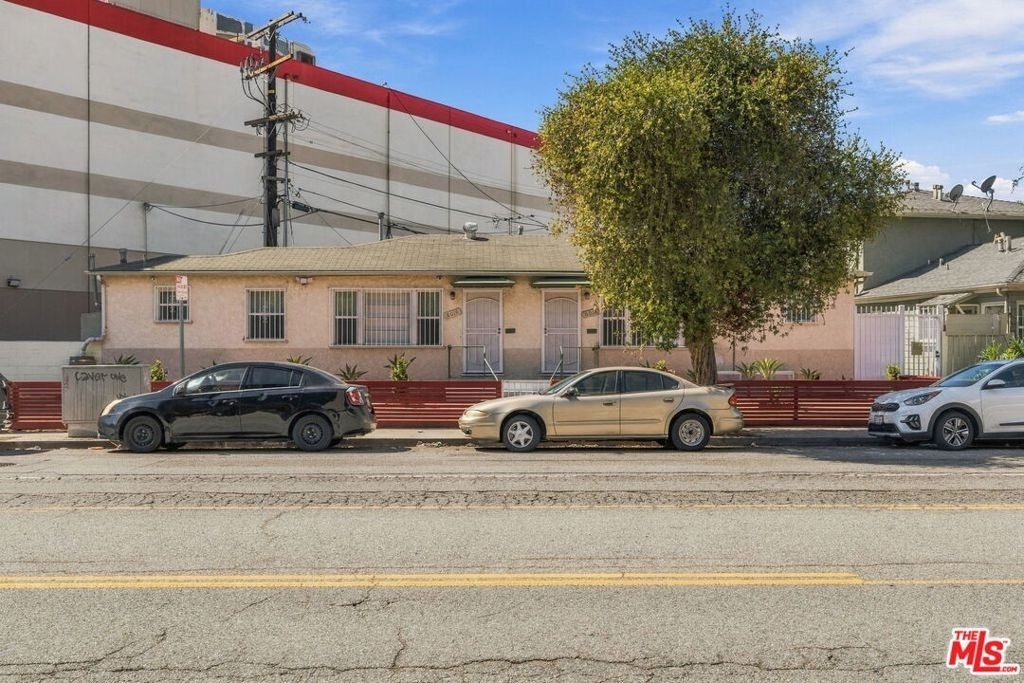 6018 Cadillac Avenue - Photo 12