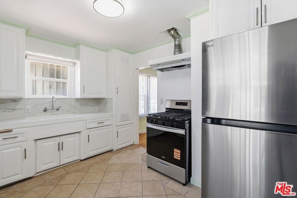 6018 Cadillac Avenue - Photo 3