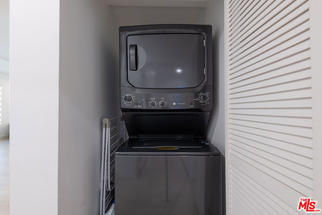 1423 N Hill Avenue - Photo 11