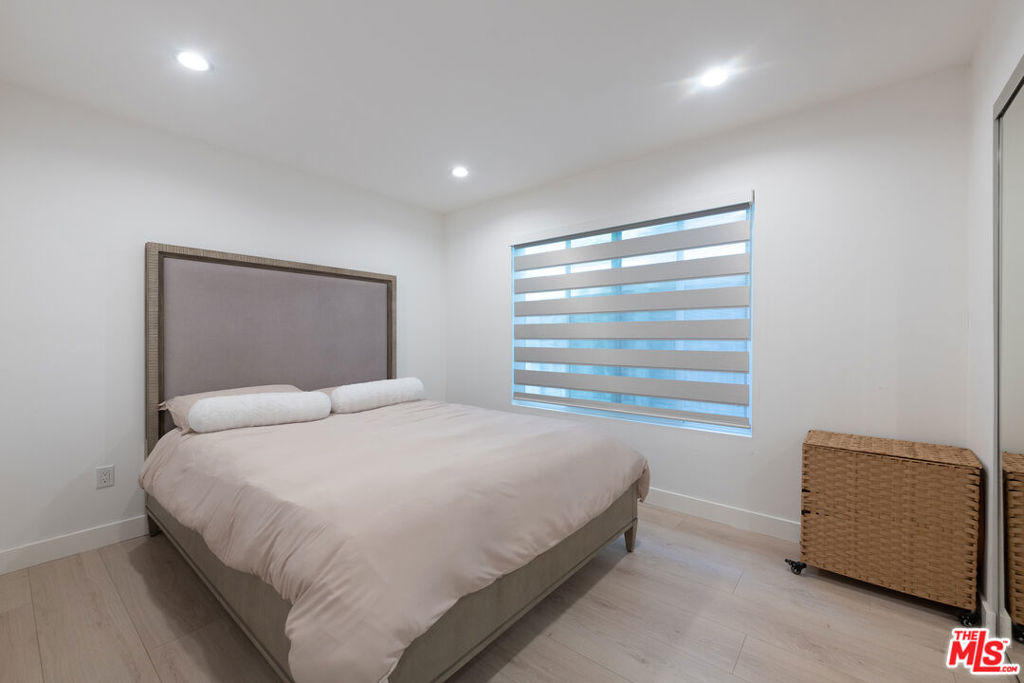 1423 N Hill Avenue - Photo 8