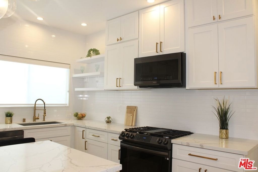1520 S Burnside Avenue - Photo 12