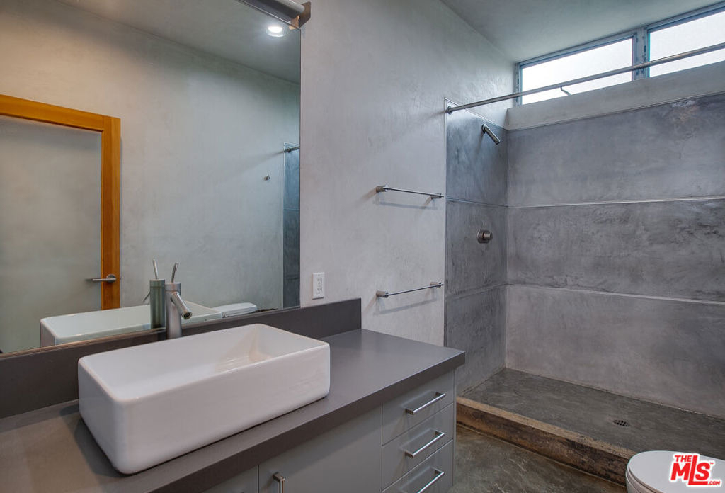 538 Broadway Street - Photo 17