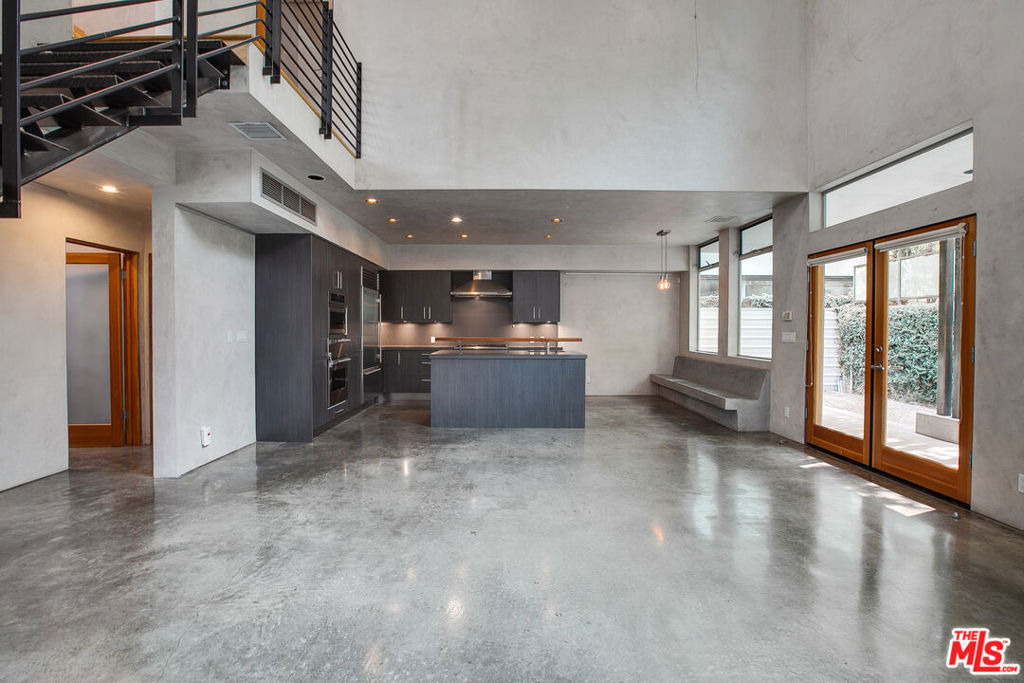 538 Broadway Street - Photo 11