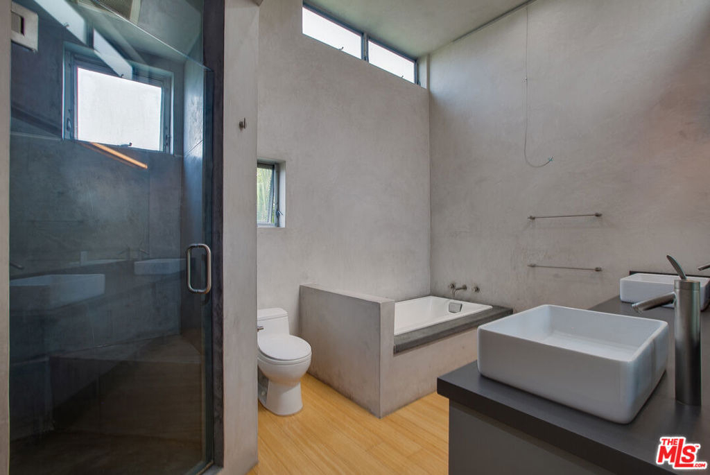 538 Broadway Street - Photo 27