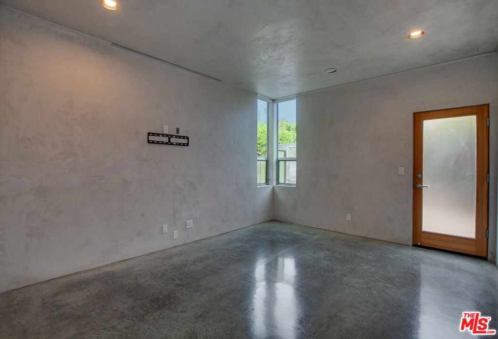 538 Broadway Street - Photo 16