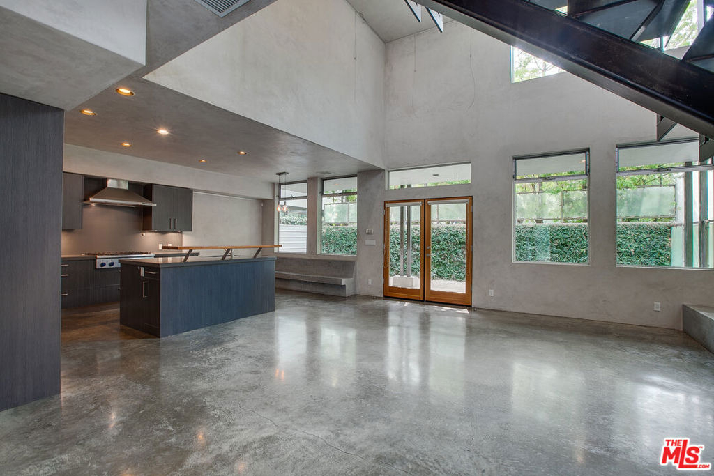 538 Broadway Street - Photo 8