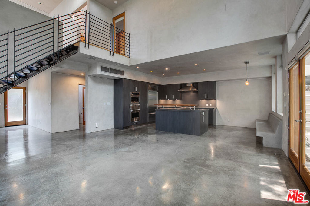 538 Broadway Street - Photo 10