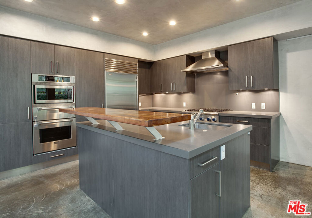 538 Broadway Street - Photo 15