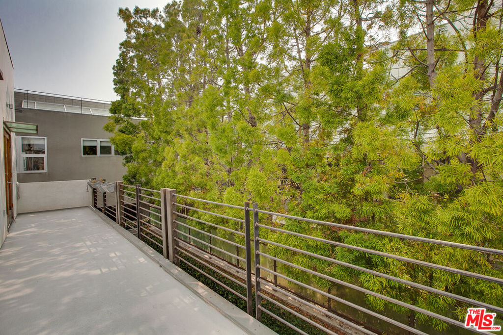 538 Broadway Street - Photo 25