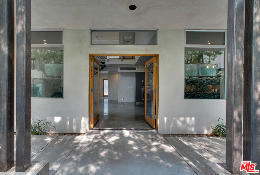 538 Broadway Street - Photo 5