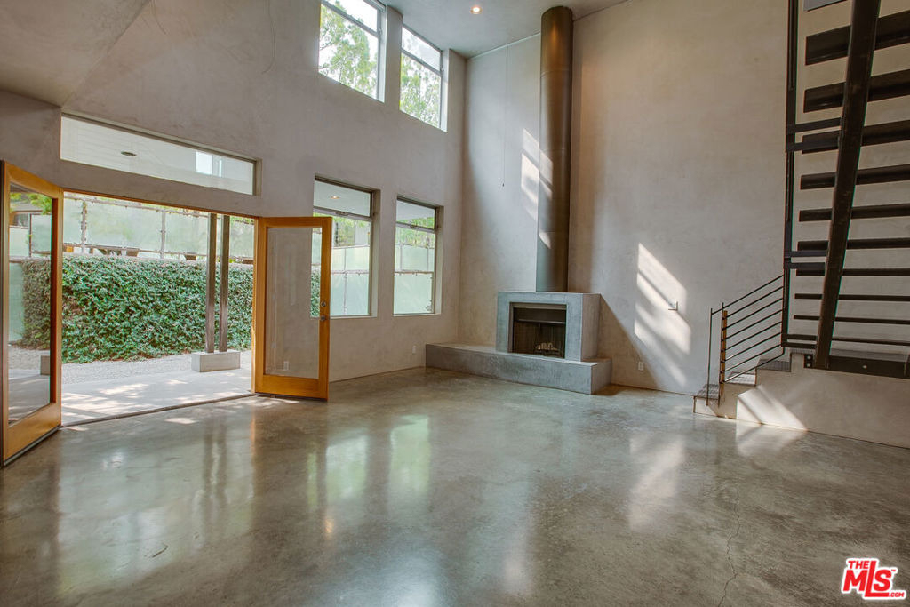 538 Broadway Street - Photo 6
