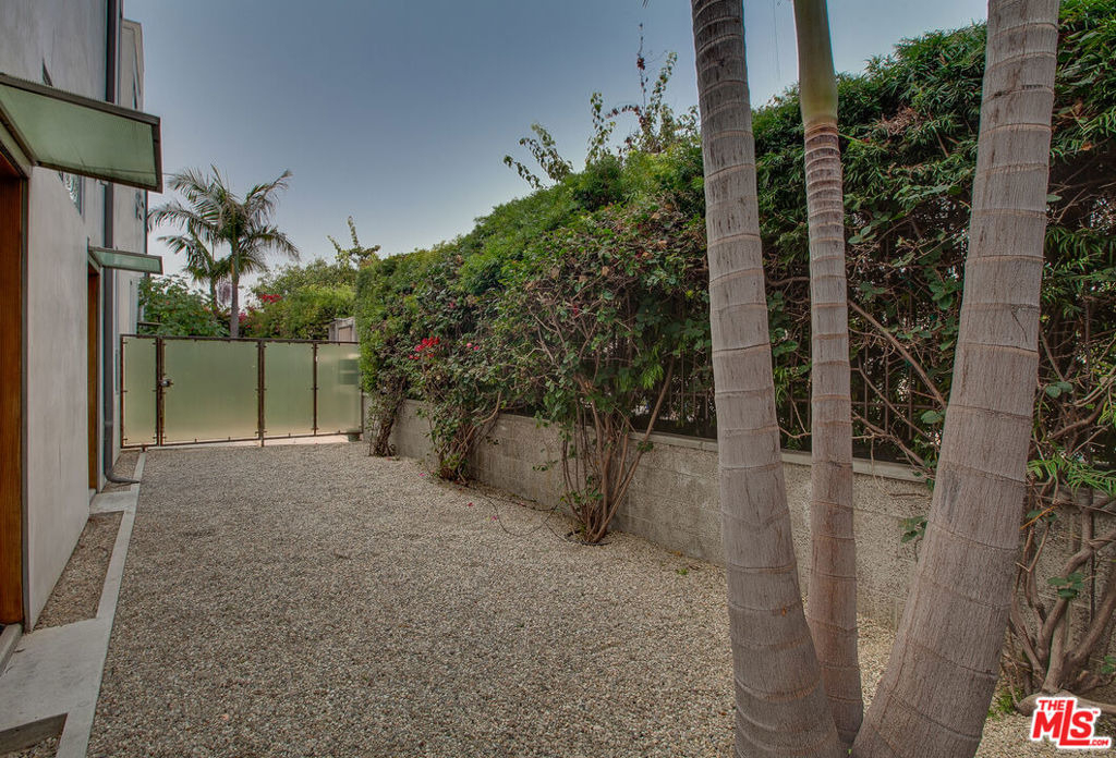 538 Broadway Street - Photo 32