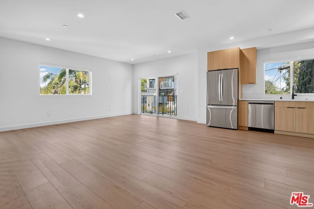 11302 Collins Street - Photo 5