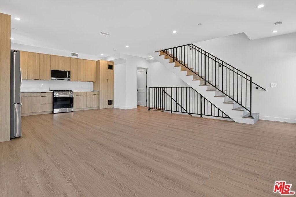 11302 Collins Street - Photo 1