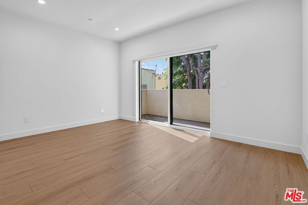 11302 Collins Street - Photo 26