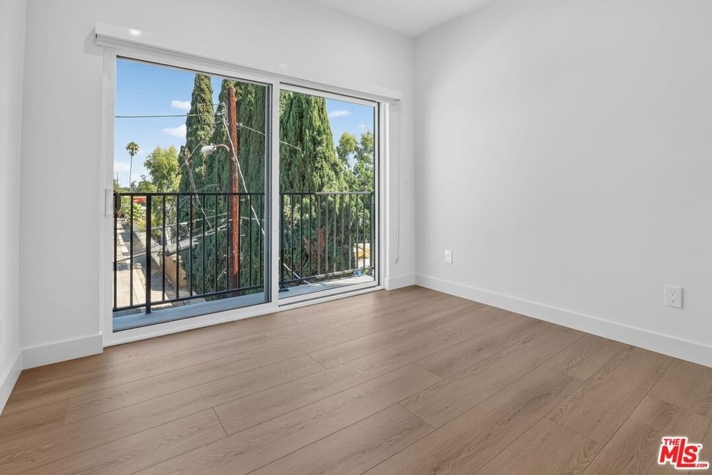 11302 Collins Street - Photo 16