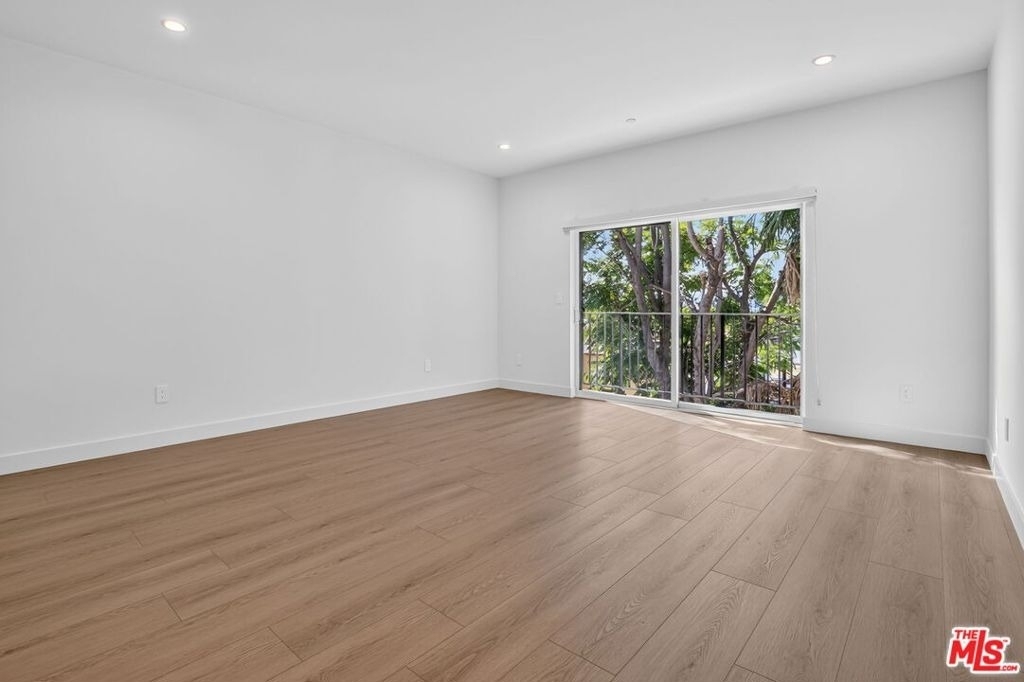 11302 Collins Street - Photo 36