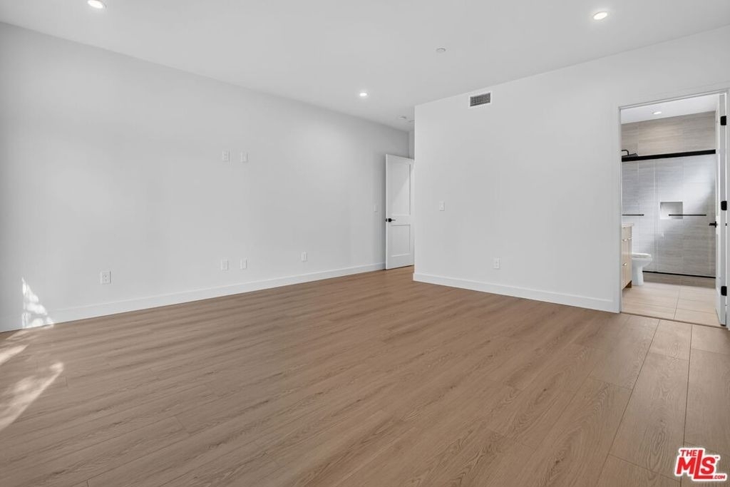 11302 Collins Street - Photo 33