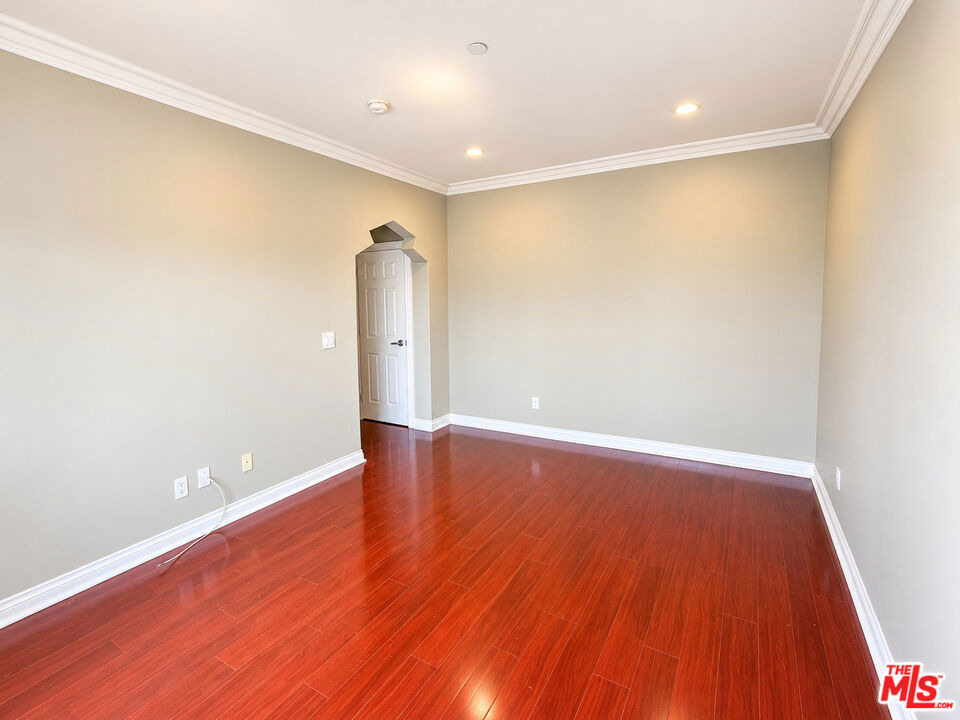 1236 N Flores Street - Photo 10