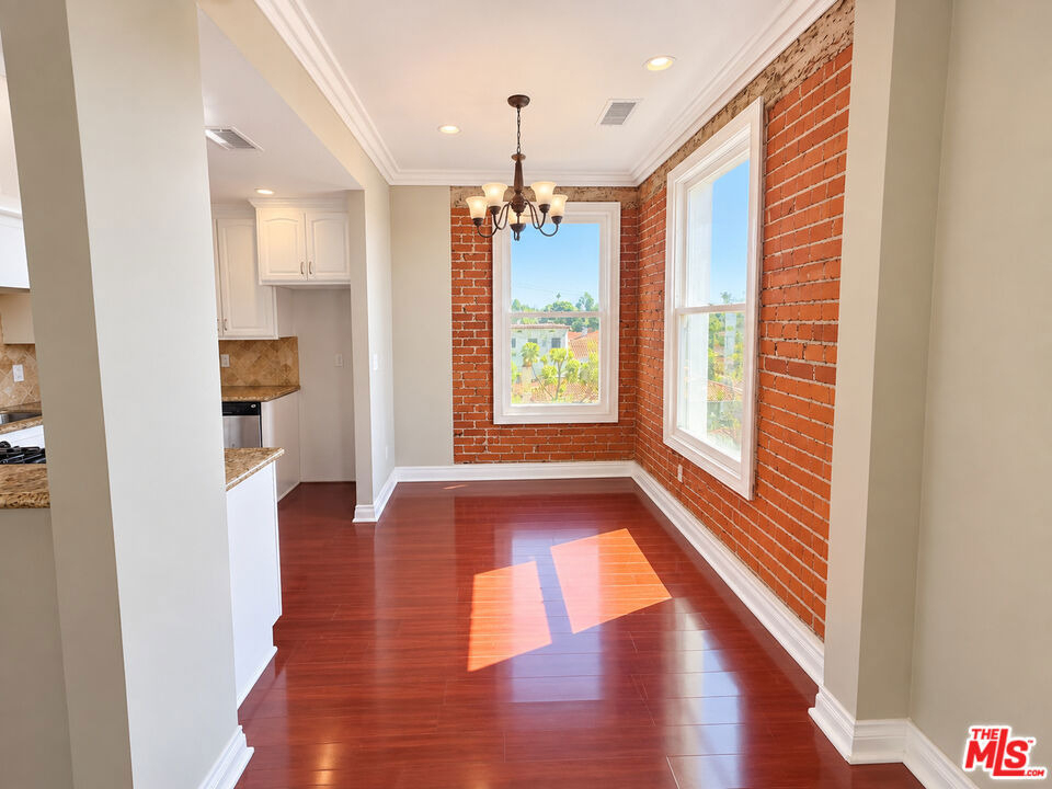 1236 N Flores Street - Photo 14