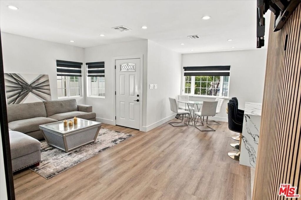 6522 Teesdale Avenue - Photo 2