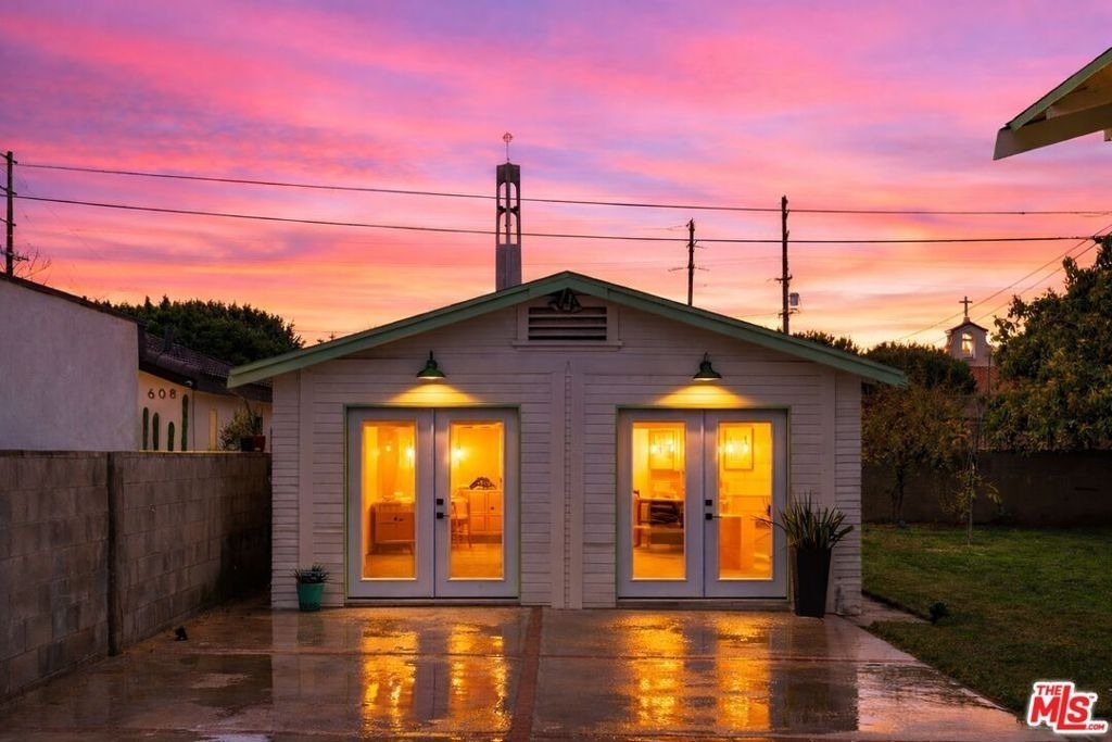 614 Romulo Street - Photo 3