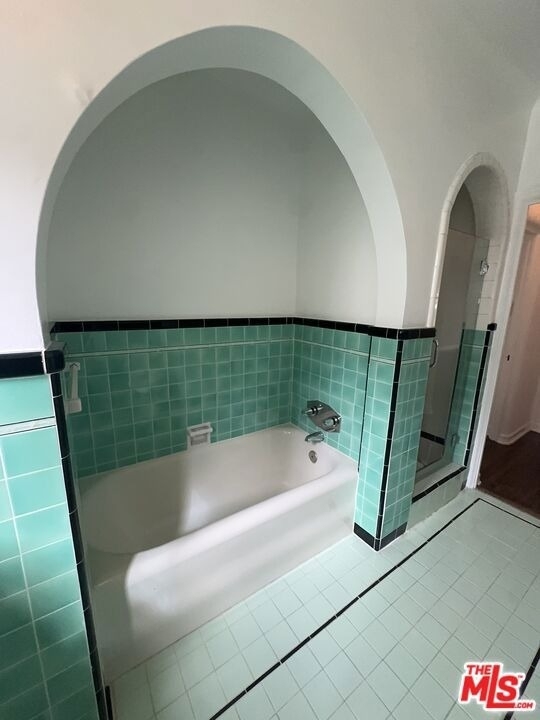 8210 Willoughby Avenue - Photo 8