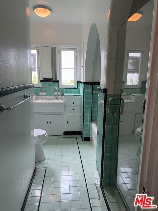 8210 Willoughby Avenue - Photo 7
