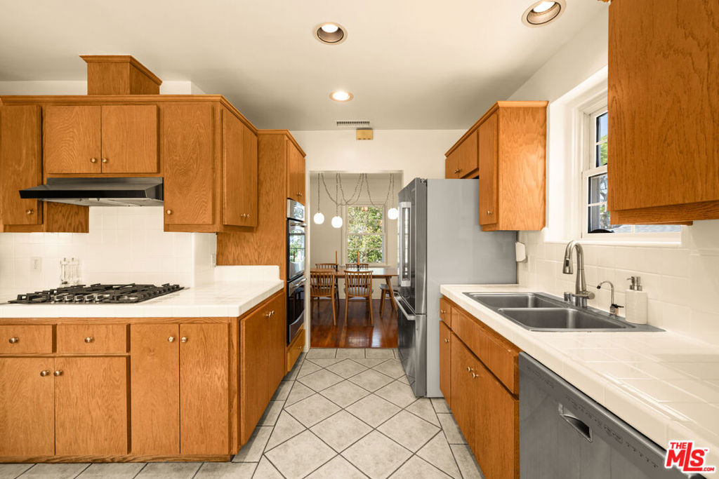 6112 W 77th Street - Photo 30