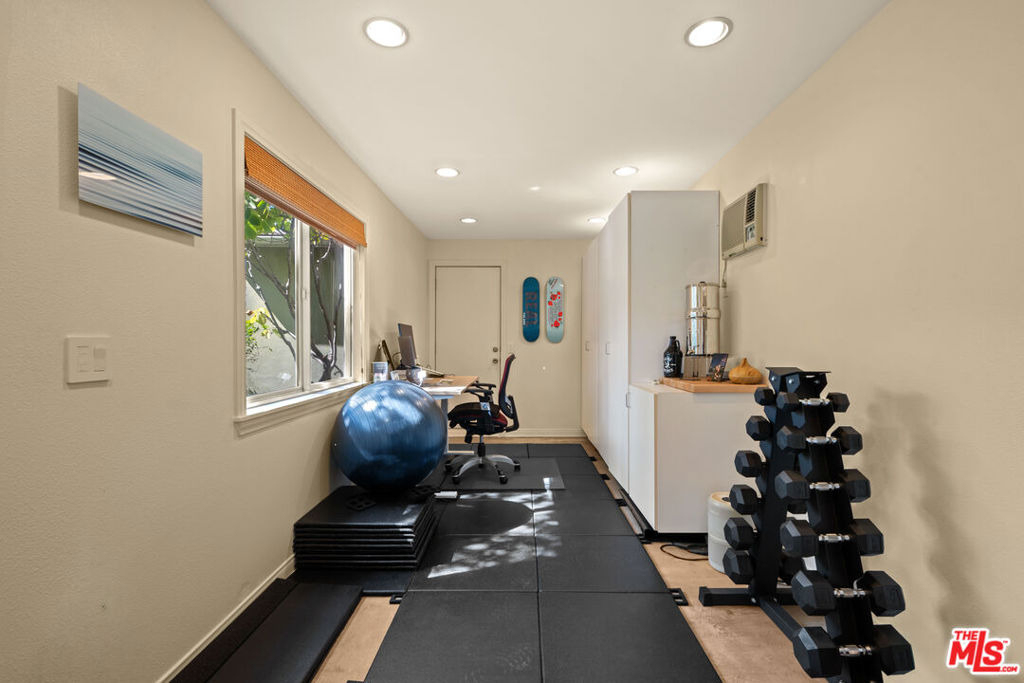 6112 W 77th Street - Photo 17