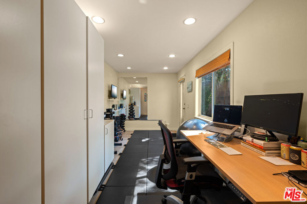 6112 W 77th Street - Photo 12