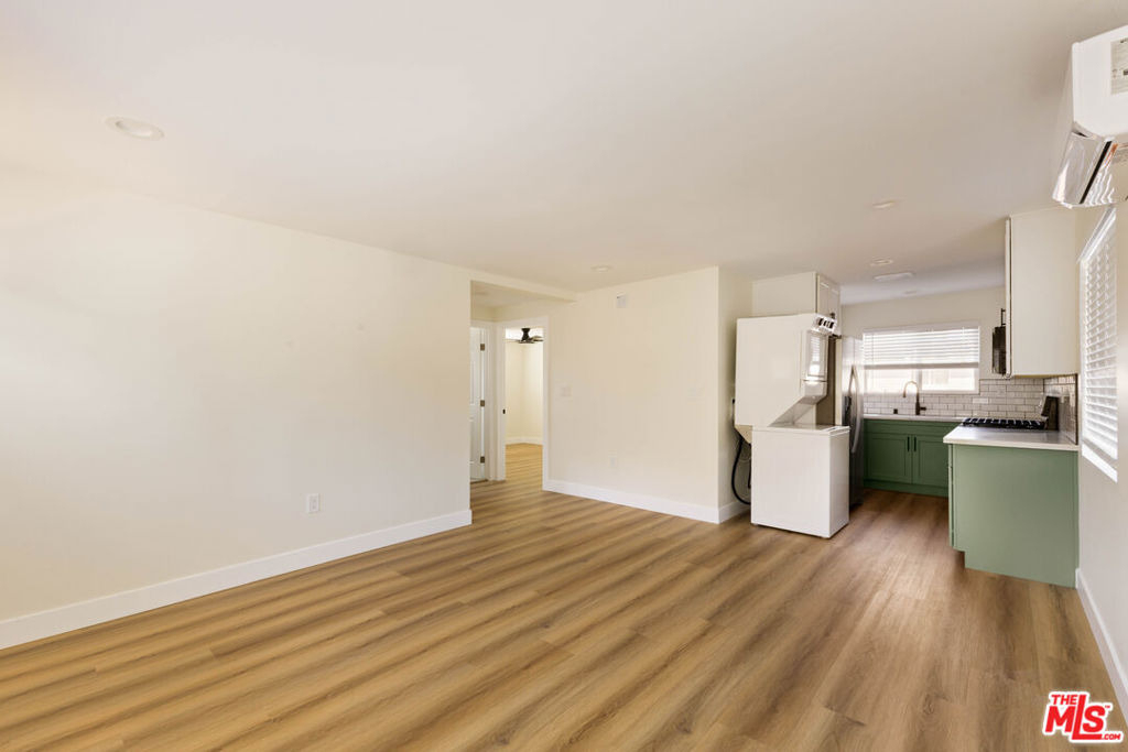 342 1/2 S. Avenue 56 - Photo 4