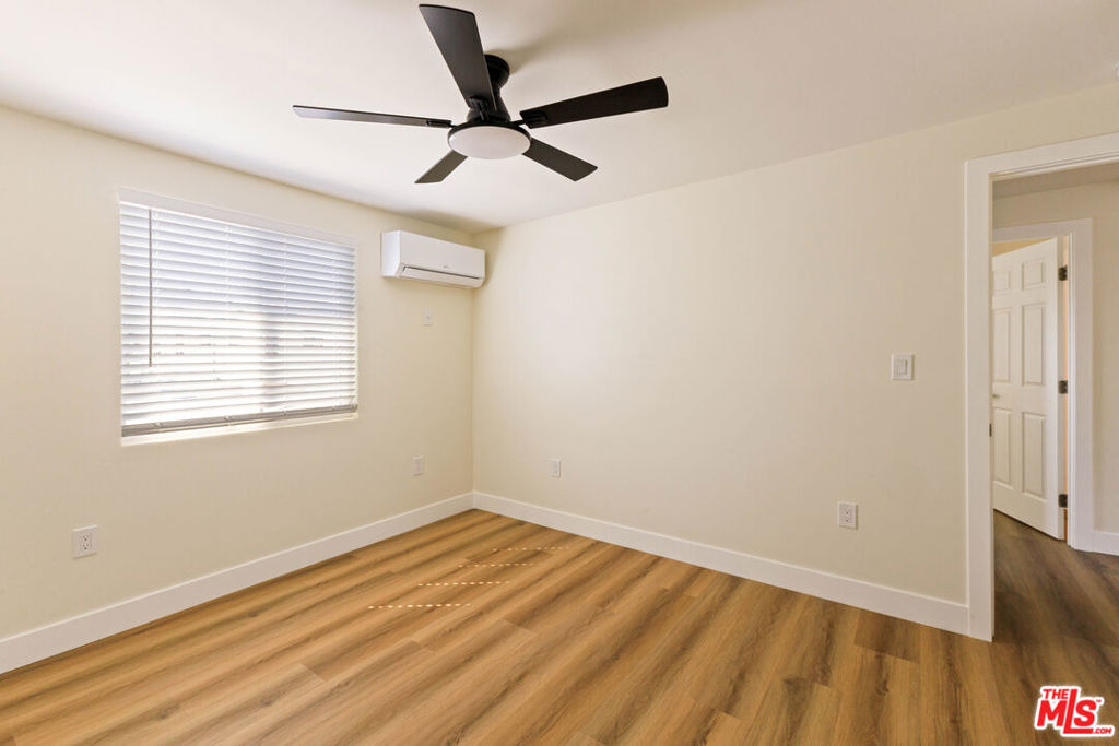 342 1/2 S. Avenue 56 - Photo 15