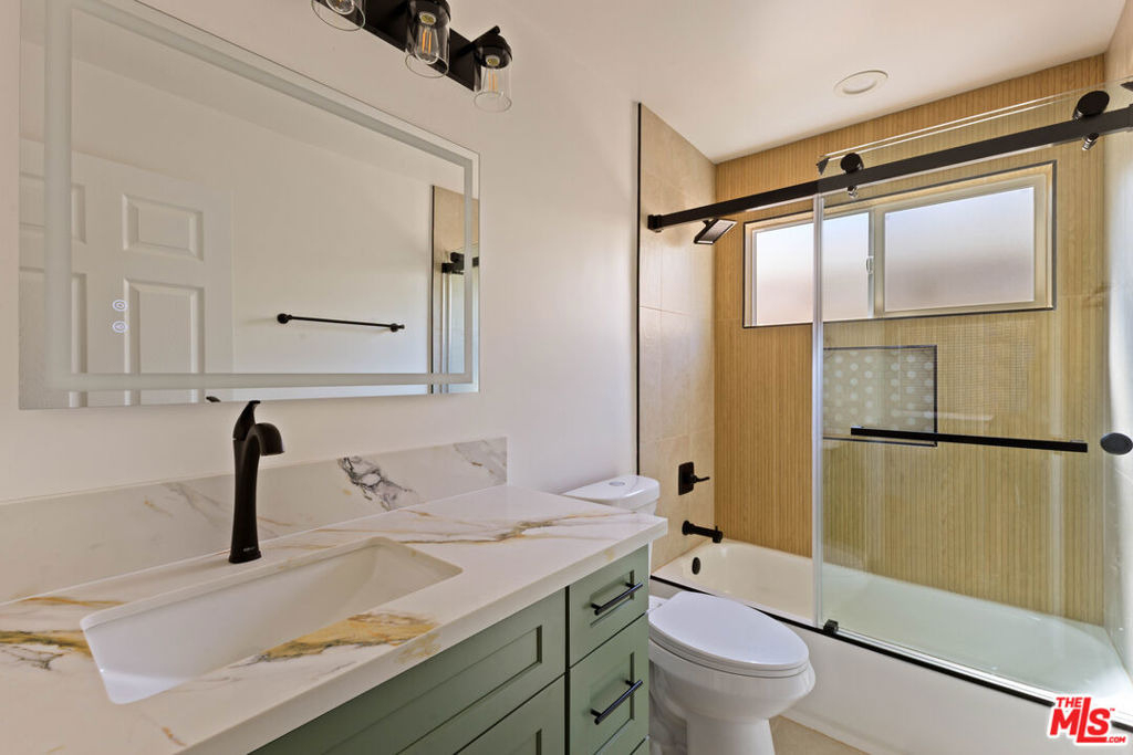 340 1/2 S. Avenue 56 - Photo 11