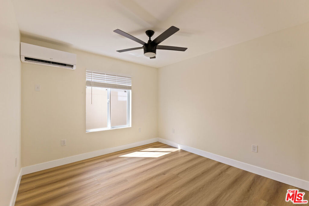 340 1/2 S. Avenue 56 - Photo 13