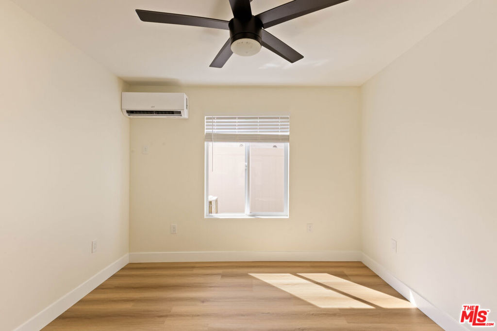 340 1/2 S. Avenue 56 - Photo 17