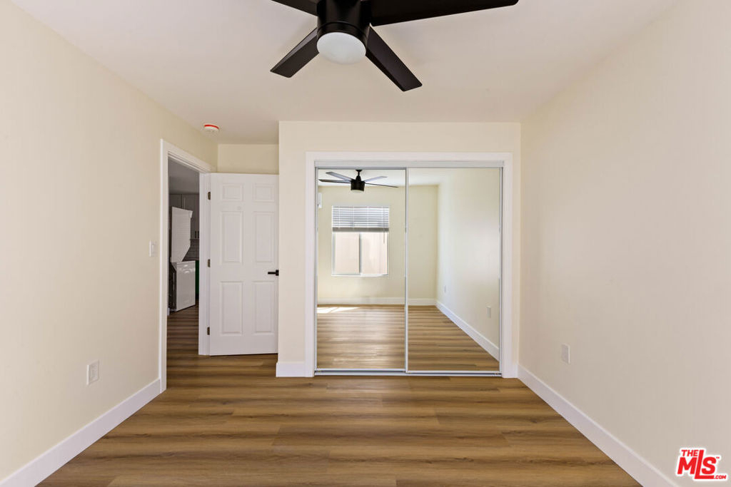 340 1/2 S. Avenue 56 - Photo 10