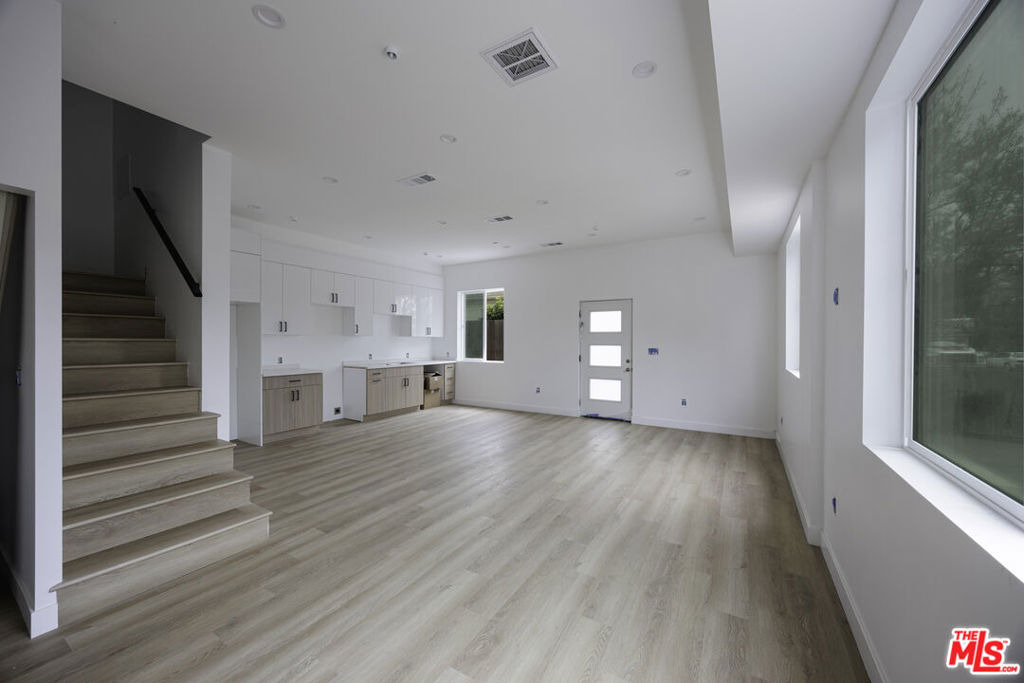11225 Tiara Street - Photo 14